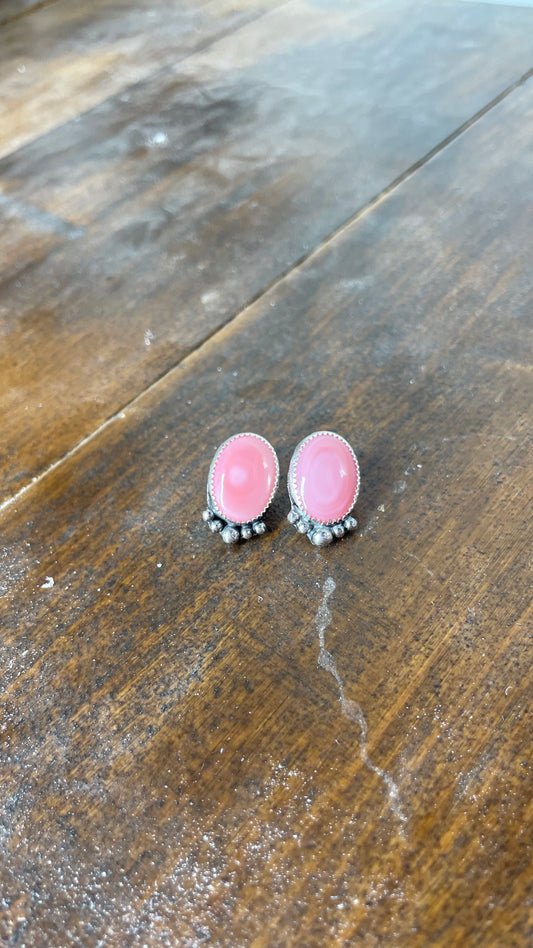 Conch Kiss Studs