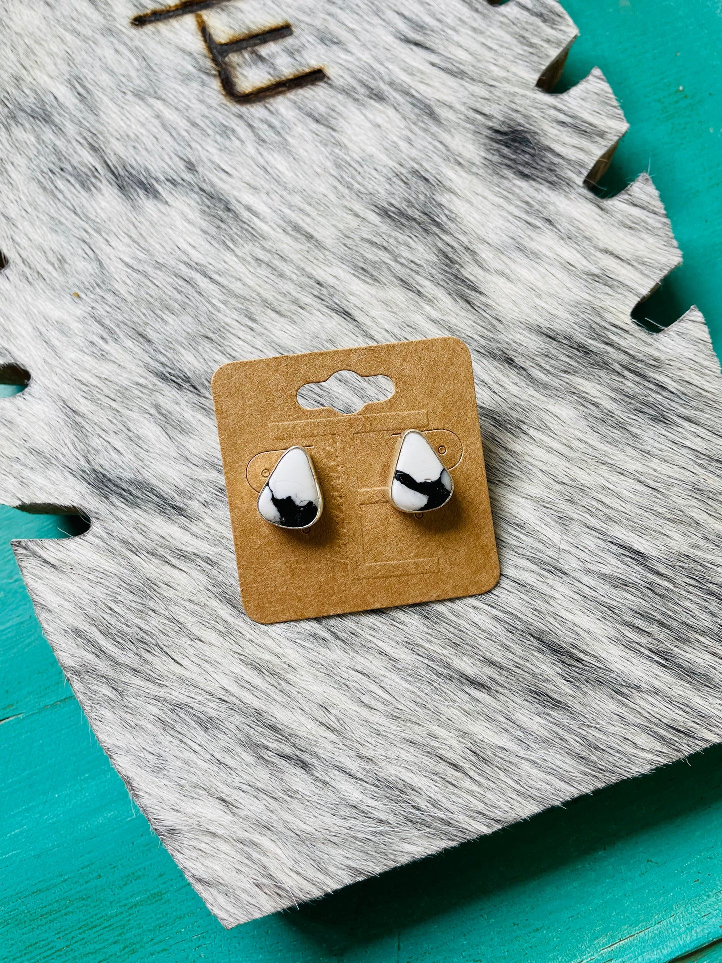White Buffalo Hooves Studs